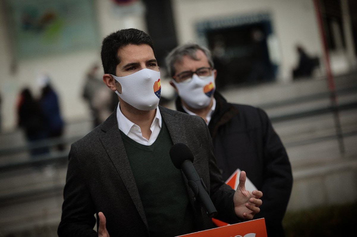 Ciutadans ataca Illa per no haver dimitit abans i acusa el PSC de «càlcul electoral»