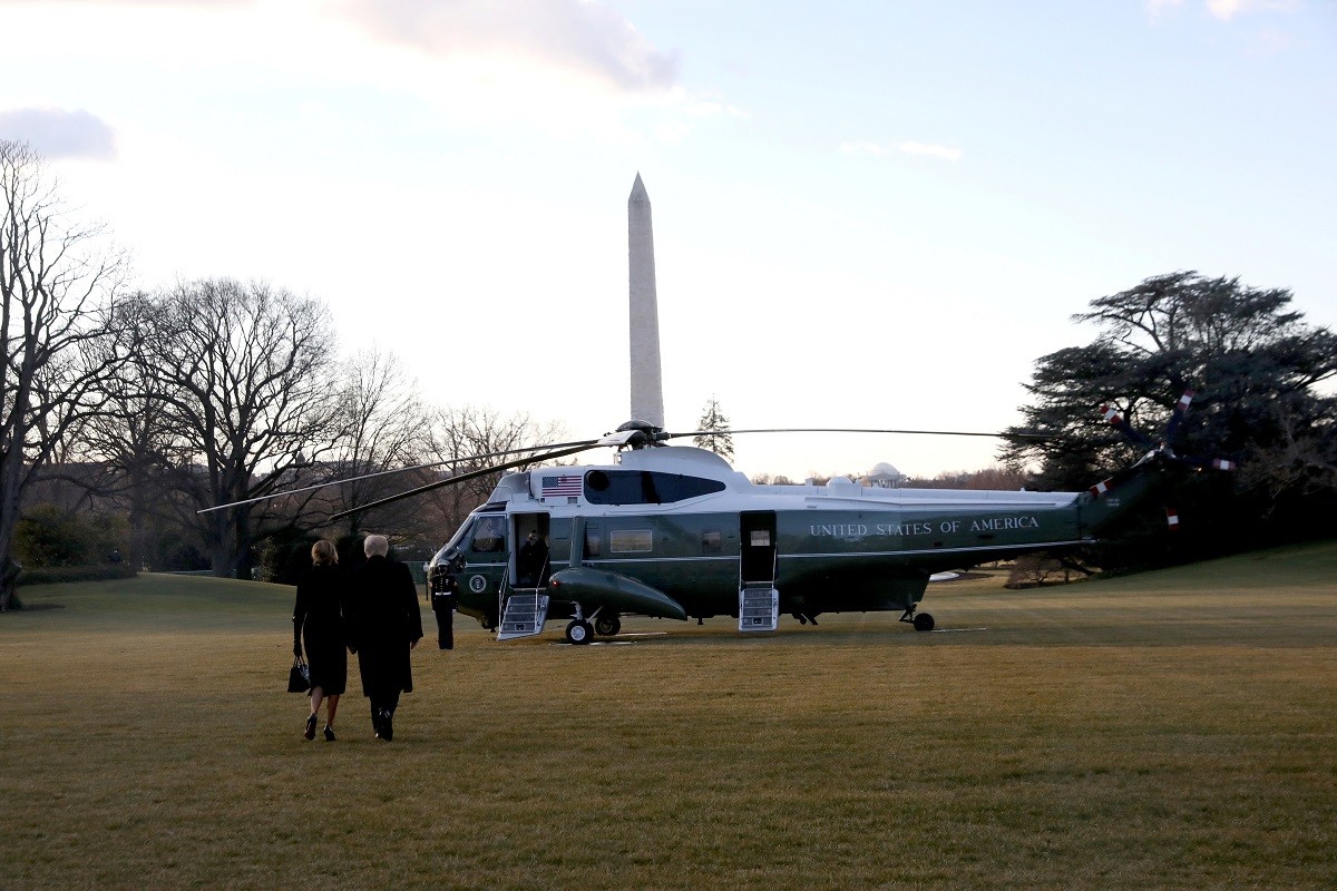 Donald Trump deixa definitivament la Casa Blanca