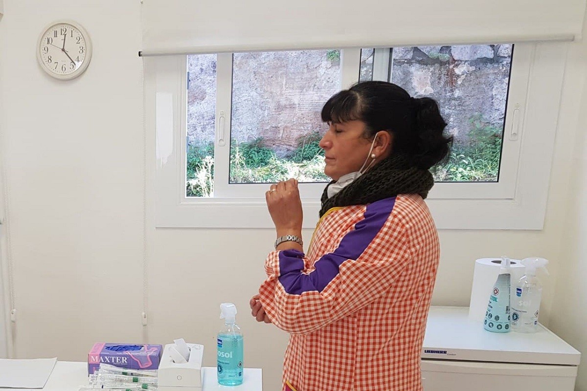 Els professionals educatius comencen a fer-se les PCR d'automostra