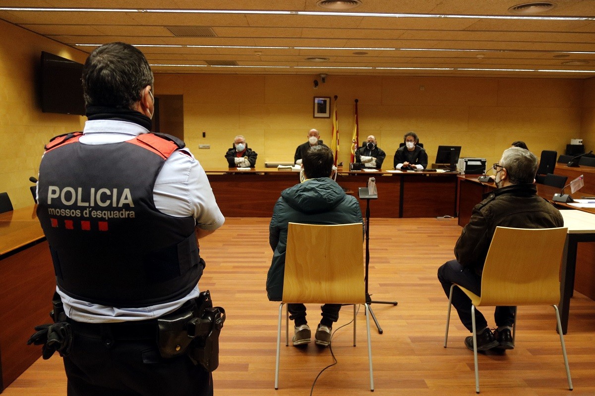 L'home que va apunyalar una treballadora social de Salt continuarà internat en un psiquiàtric penitenciari