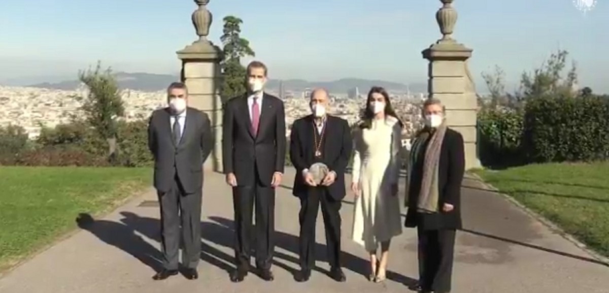 Felip VI entra sense fer soroll a Barcelona per entregar el premi Cervantes a Joan Margarit