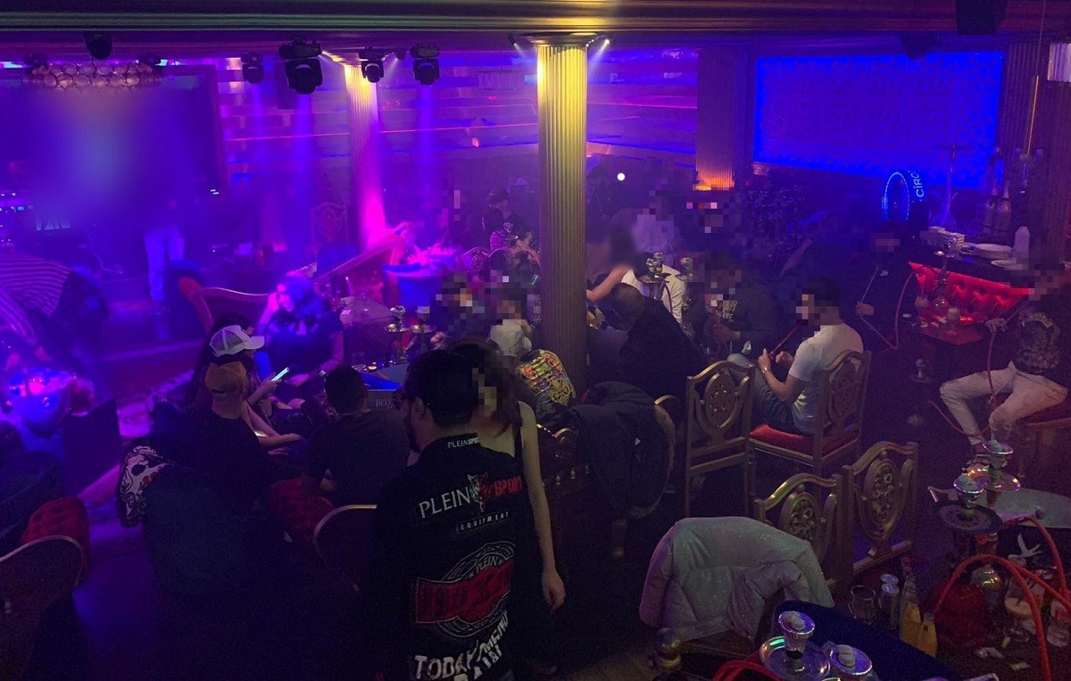 Desallotjades 135 persones d'una festa amb catximbes en una discoteca de Barcelona