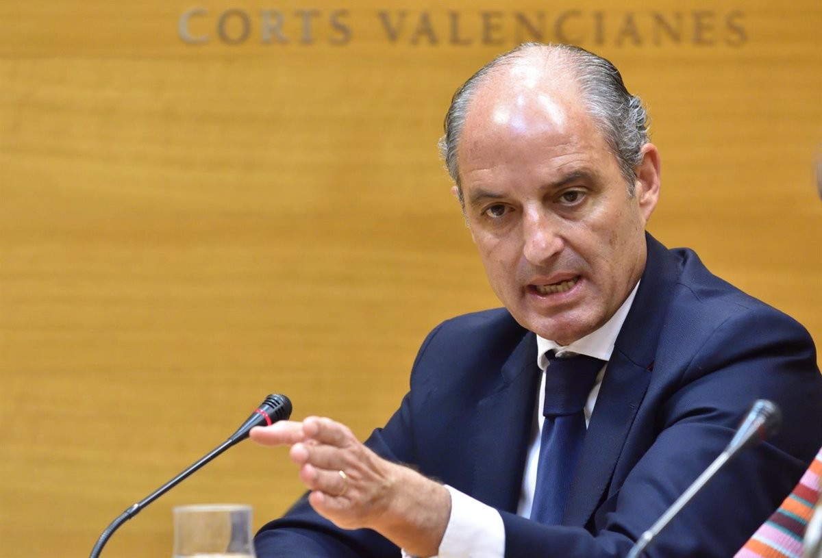 Arxivada la causa contra Camps i alts càrrecs valencians per la visita del Papa