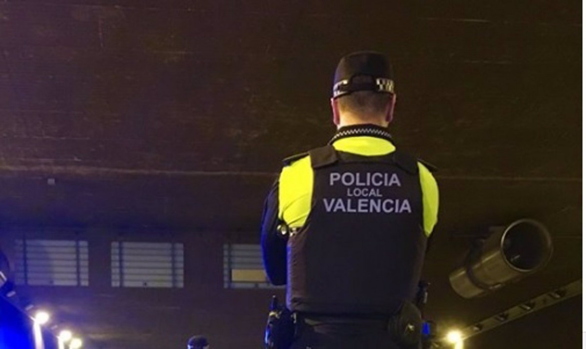 Detingut un home per agredir la seva parella en negar-se a tenir relacions