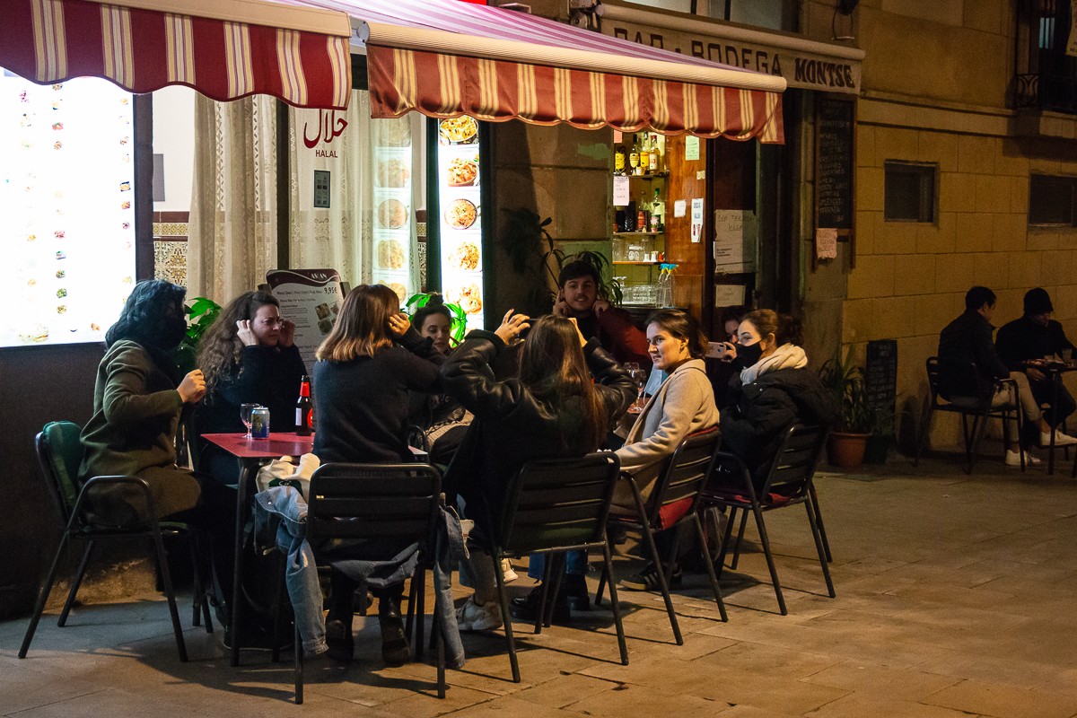 Ambient en una terrassa de Barcelona - Helena Margarit