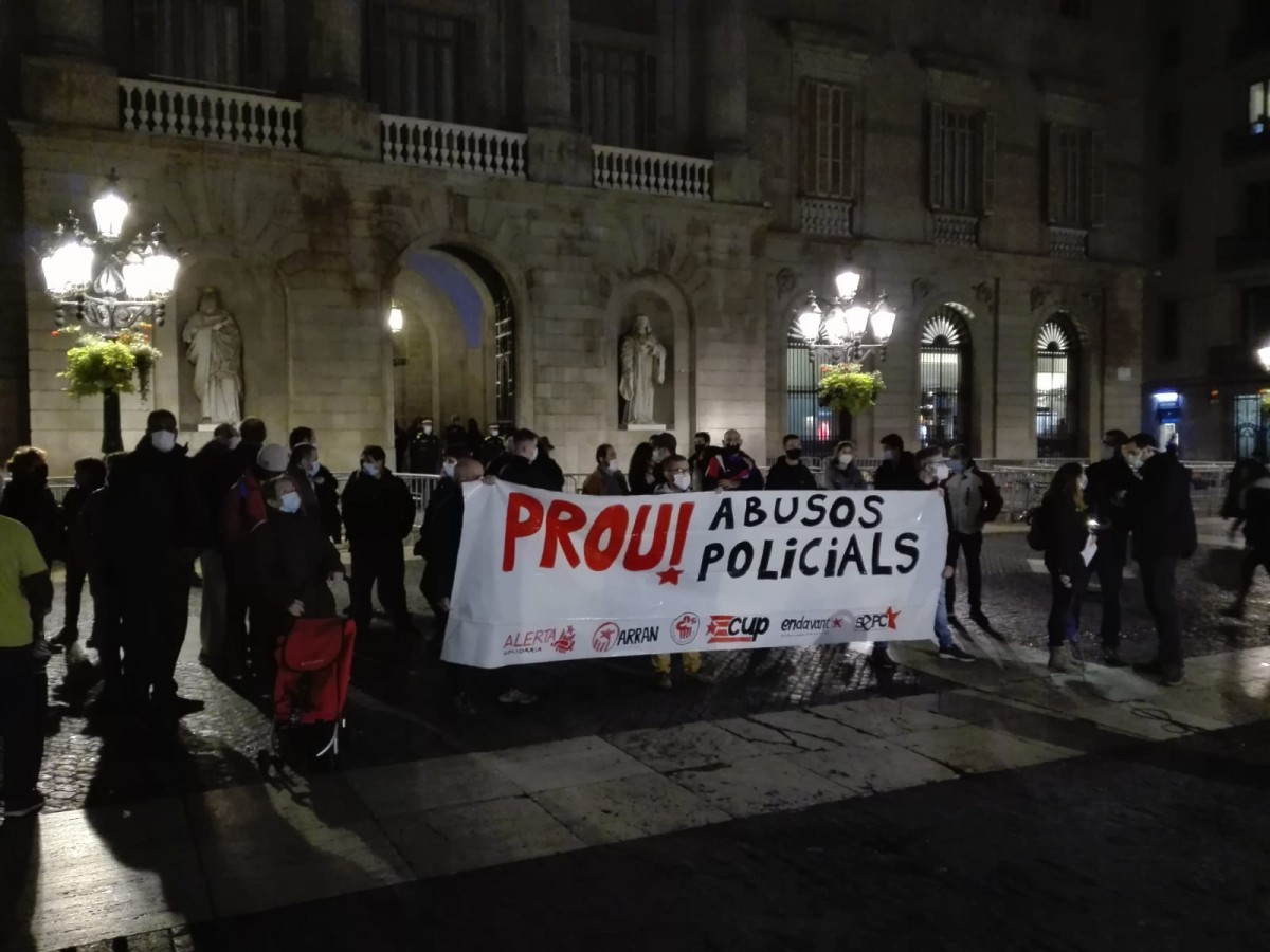 La CUP reitera la petició de dimissió de Batlle en una concentració a Barcelona