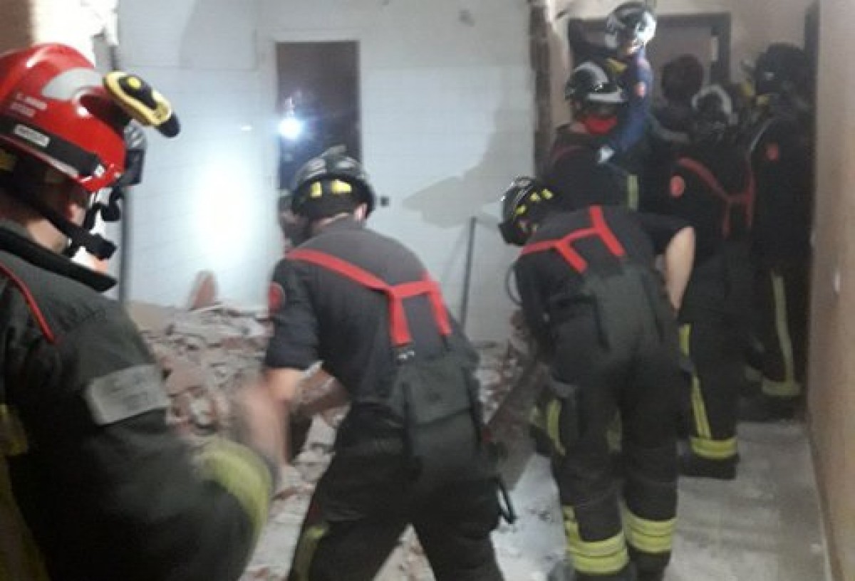 Així ha quedat el pis després de l'explosió - Bombers