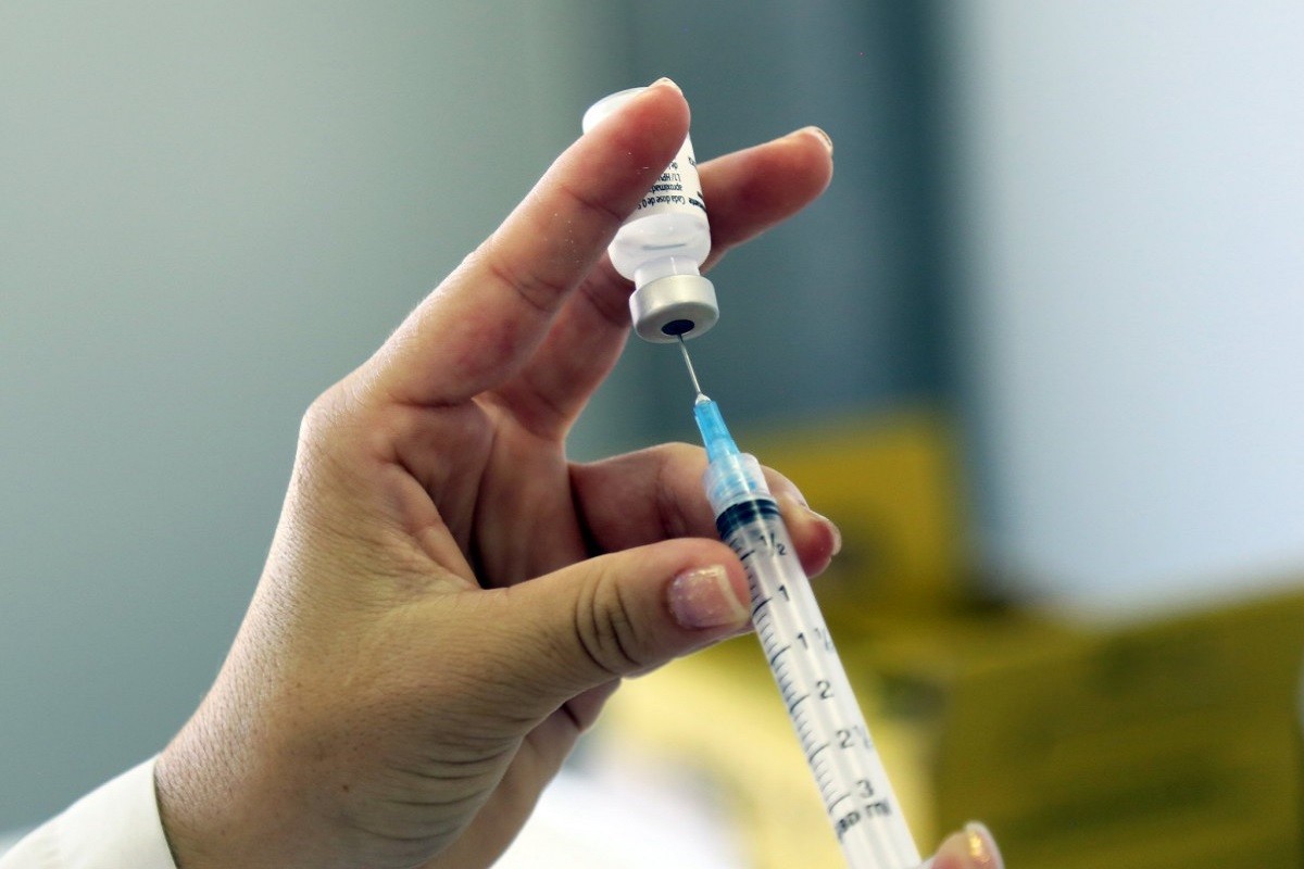 Canviar els tempos de les dosis de les vacunes contra la Covid pot posar en «risc» la salut