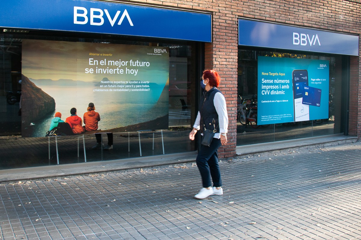 El BBVA planteja acomiadar 3.798 treballadors i tancar 530 oficines