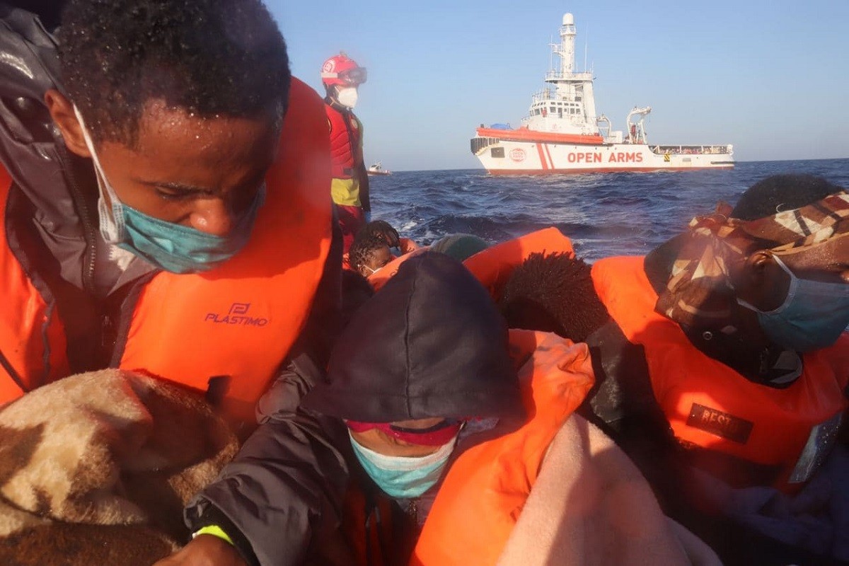 Les 259 persones rescatades per l'Open Arms ja tenen port segur - Sergi Cámara