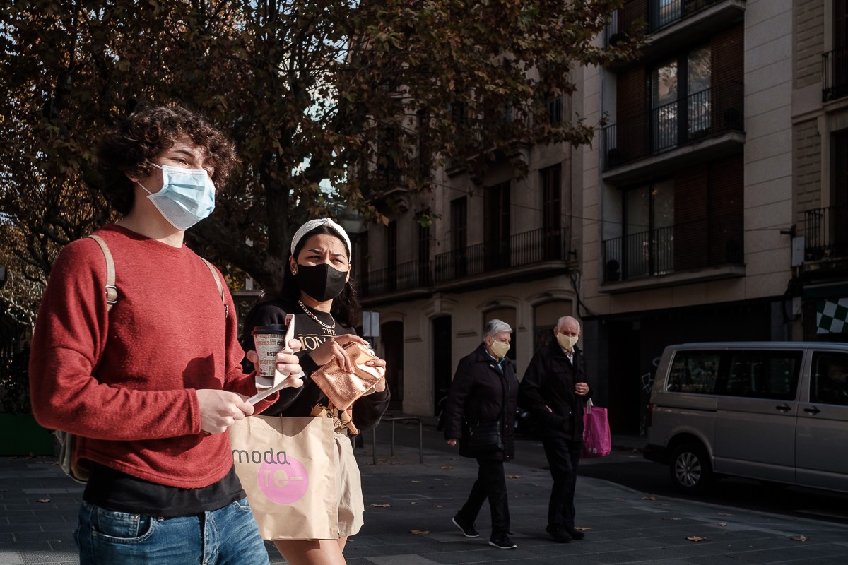 La velocitat de contagi assoleix el nivell per desescalar però la pressió continua als hospitals