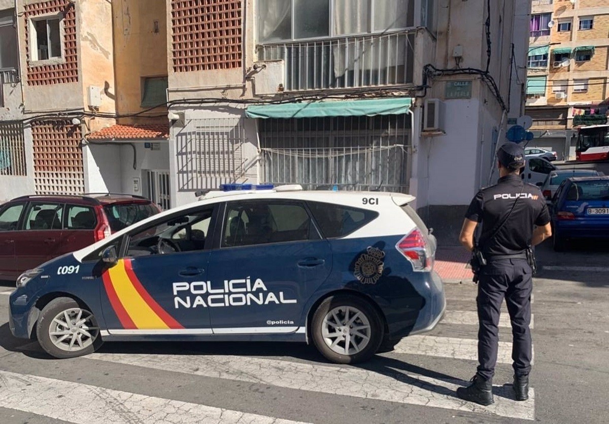 Detinguts dos joves per tancar dos anys una àvia en una habitació a València