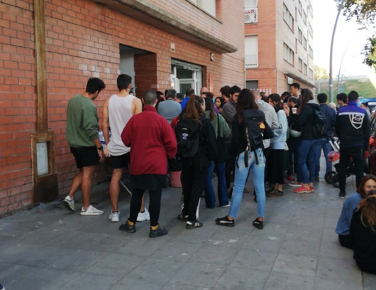 La Generalitat rectifica i no desnonarà una família amb menors d'un pis protegit a la Verneda