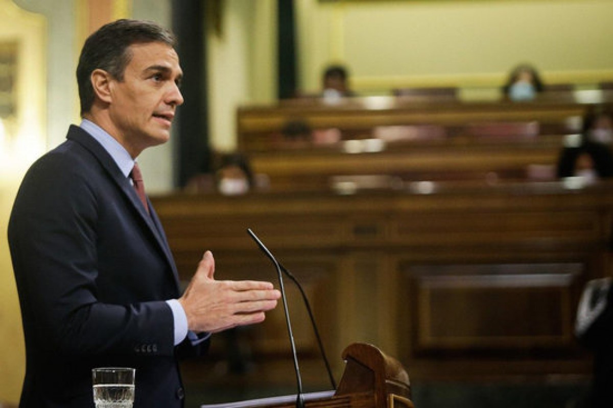 Sánchez avisa Casado que és el «blanc» de la moció de Vox