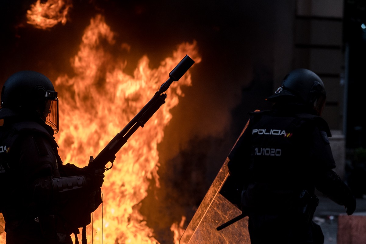 Presó per als acusats de llançar pedres als Mossos el tercer aniversari de l'1-O
