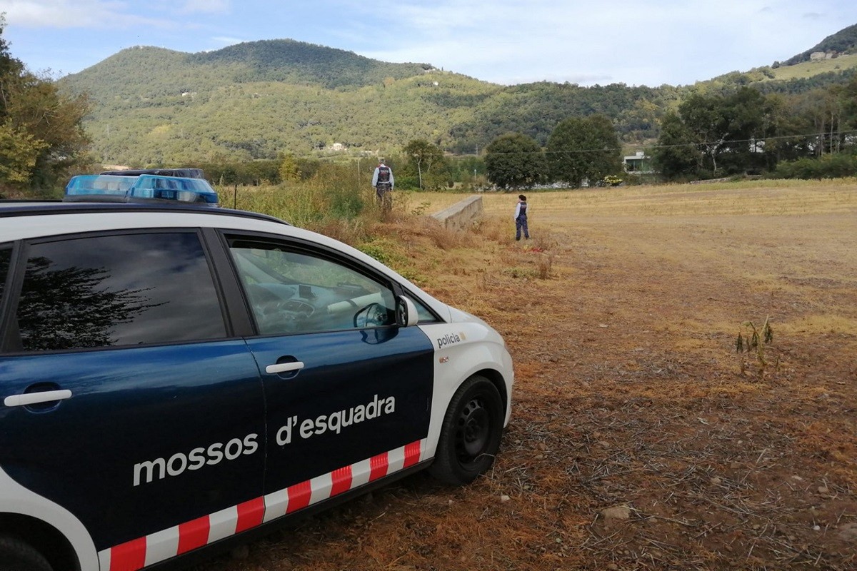 Els Bombers reprenen per quart dia consecutiu la recerca de l'home de 82 anys desaparegut a Olot