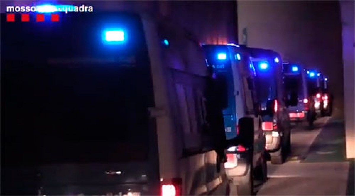 Els Mossos denuncien 75 persones en un botellot multitudinari a Torre Baró