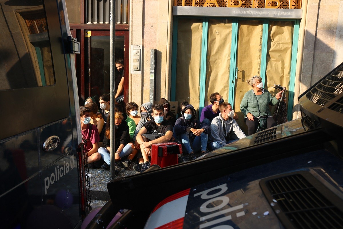 Els jutges de Barcelona avalen que els Mossos actuïn en desnonaments quan es prevegi «resistència»