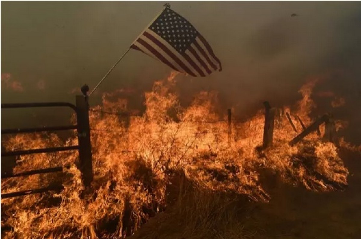 Els incendis dels EUA deixen imatges tan espectaculars com aquestes - Europa Press