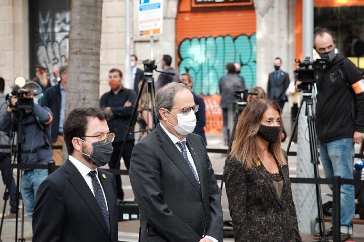 Torra, Aragonès i Budó en l'ofrena al monument a Rafael de Casanova a Barcelona - Ricard Novella
