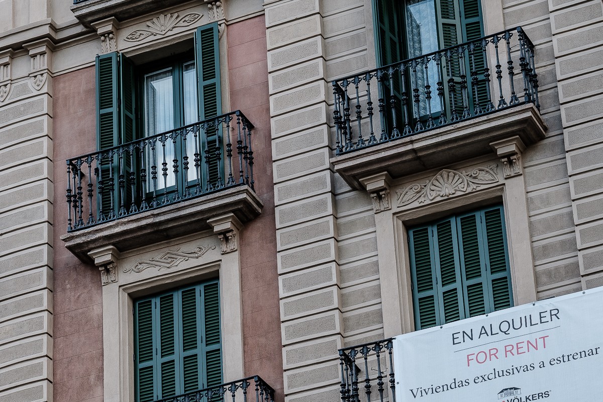 Barcelona preveu ampliar el parc públic d'habitatge amb 1.000 pisos
