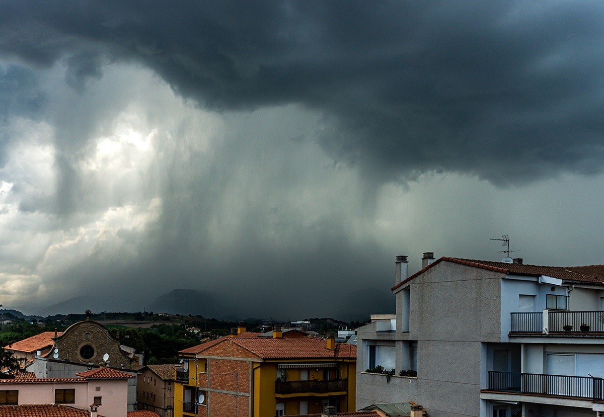 Cortina de pluja a Gurb. - Emili Vilamala