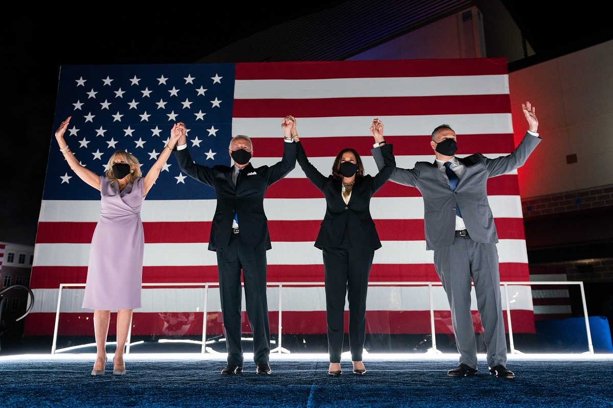 Què passaria si Trump o Biden moren?