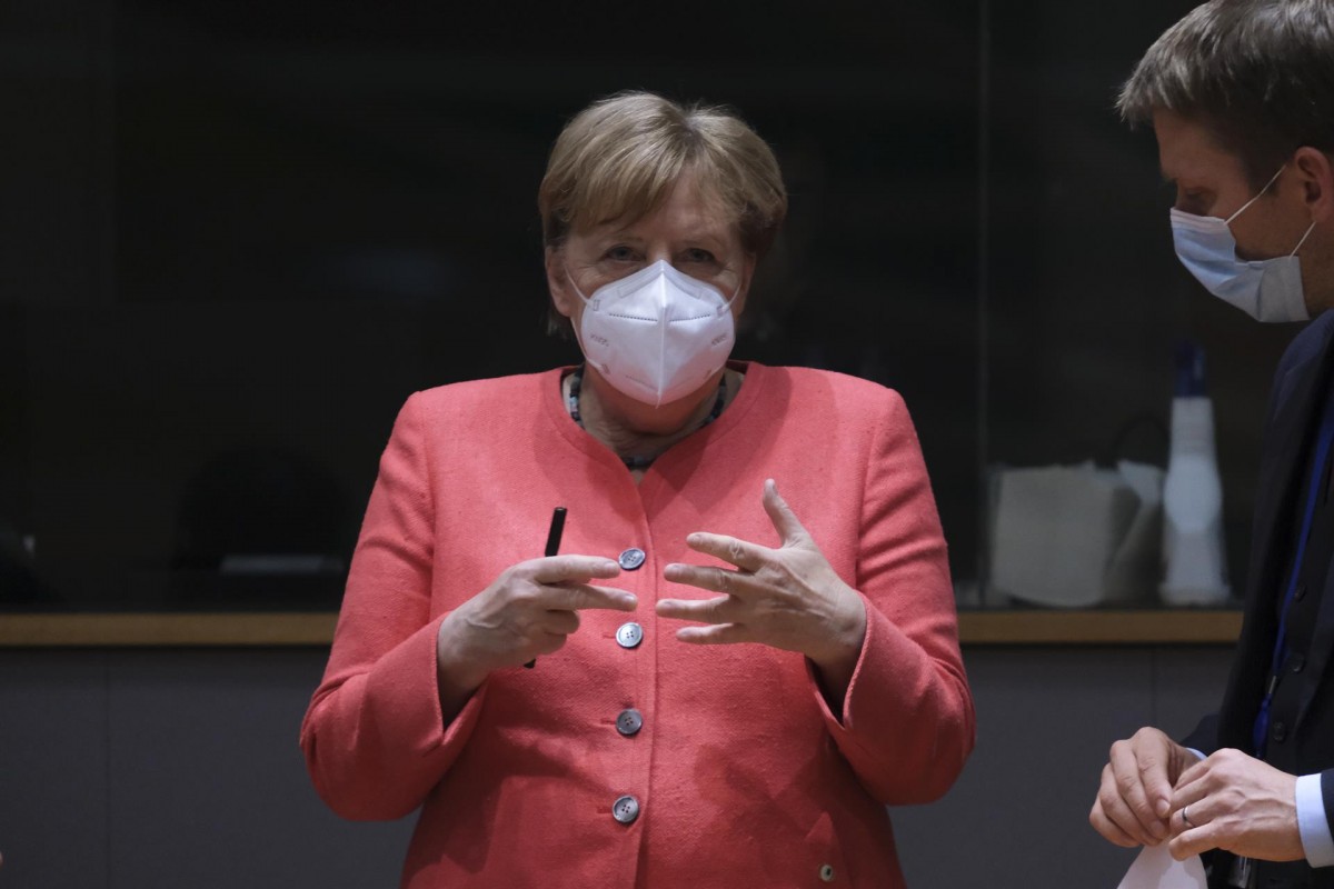 Merkel fa marxa enrere i retira el confinament estricte d'Alemanya