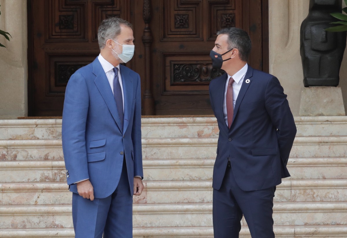 Felip VI fa costat a la judicatura contra Sánchez i obre una crisi amb la Moncloa