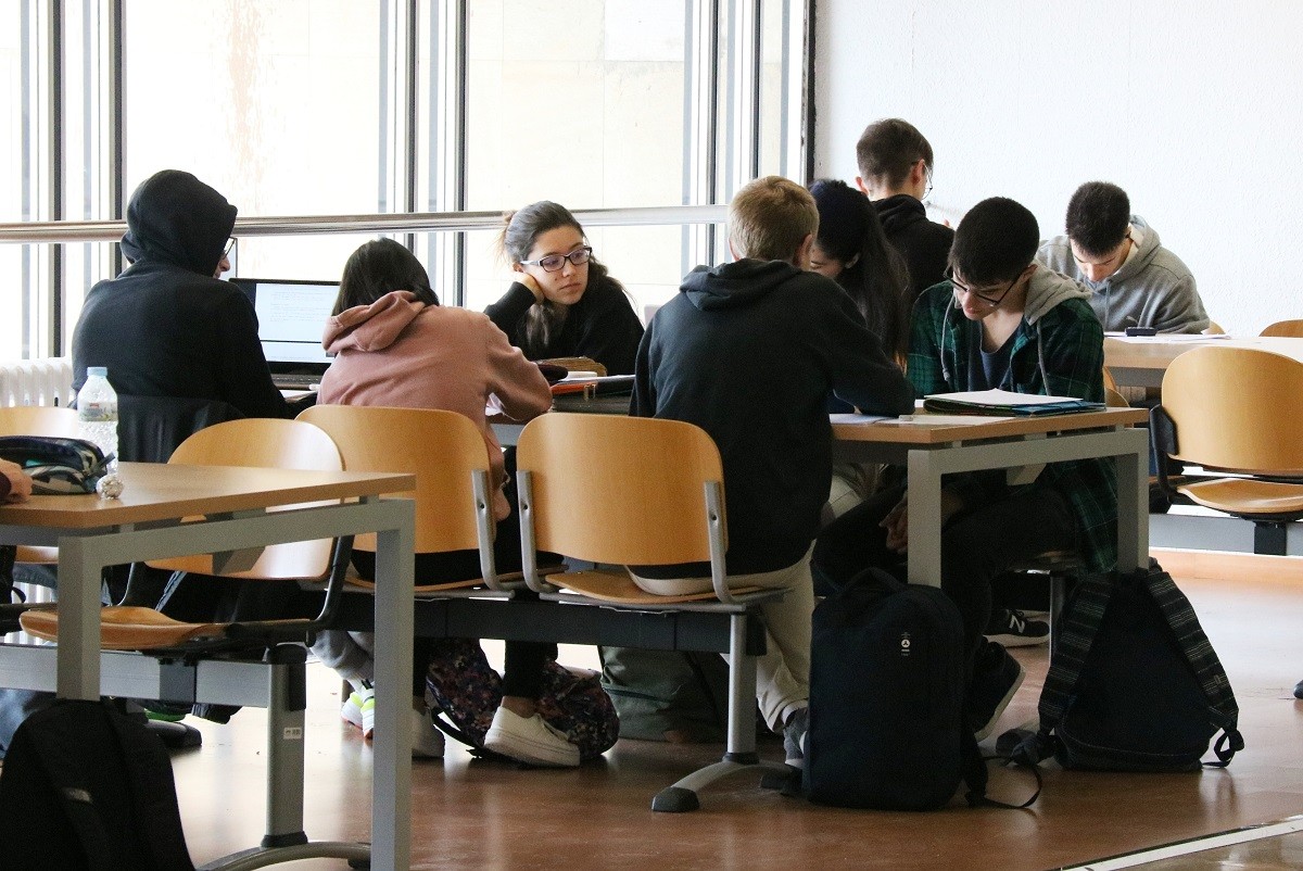 Jove i sense feina? El SOC obre noves convocatòries: aquests són els requisits