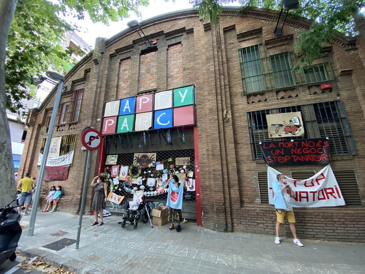 De Happy Parc a tanatori: oposició veïnal a un projecte «inviable i especulador» a Sants