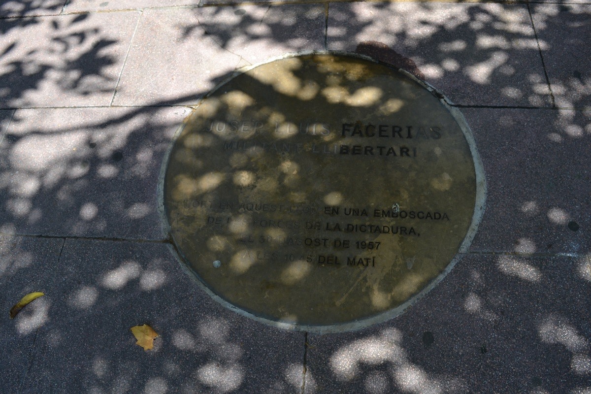 Placa en record de l'assassinat de Facerias a Barcelona - D.C.