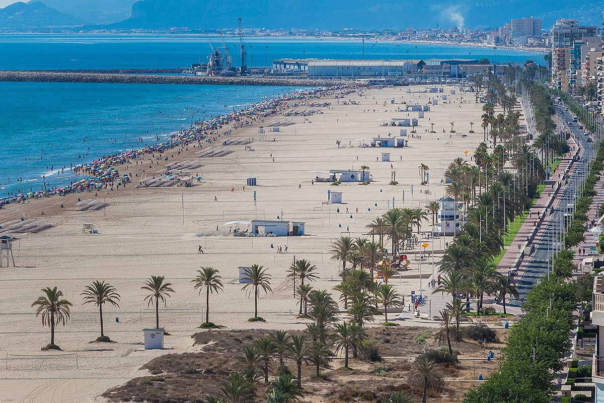 Tanquen l'oci nocturn a Gandia per un brot de coronavirus