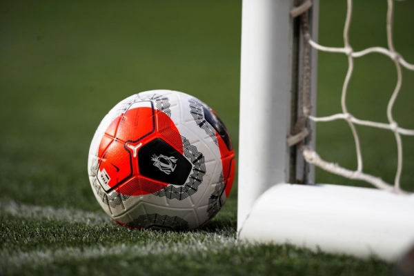 Un futbolista gai de la lliga anglesa confessa la seva «por a ser crucificat»