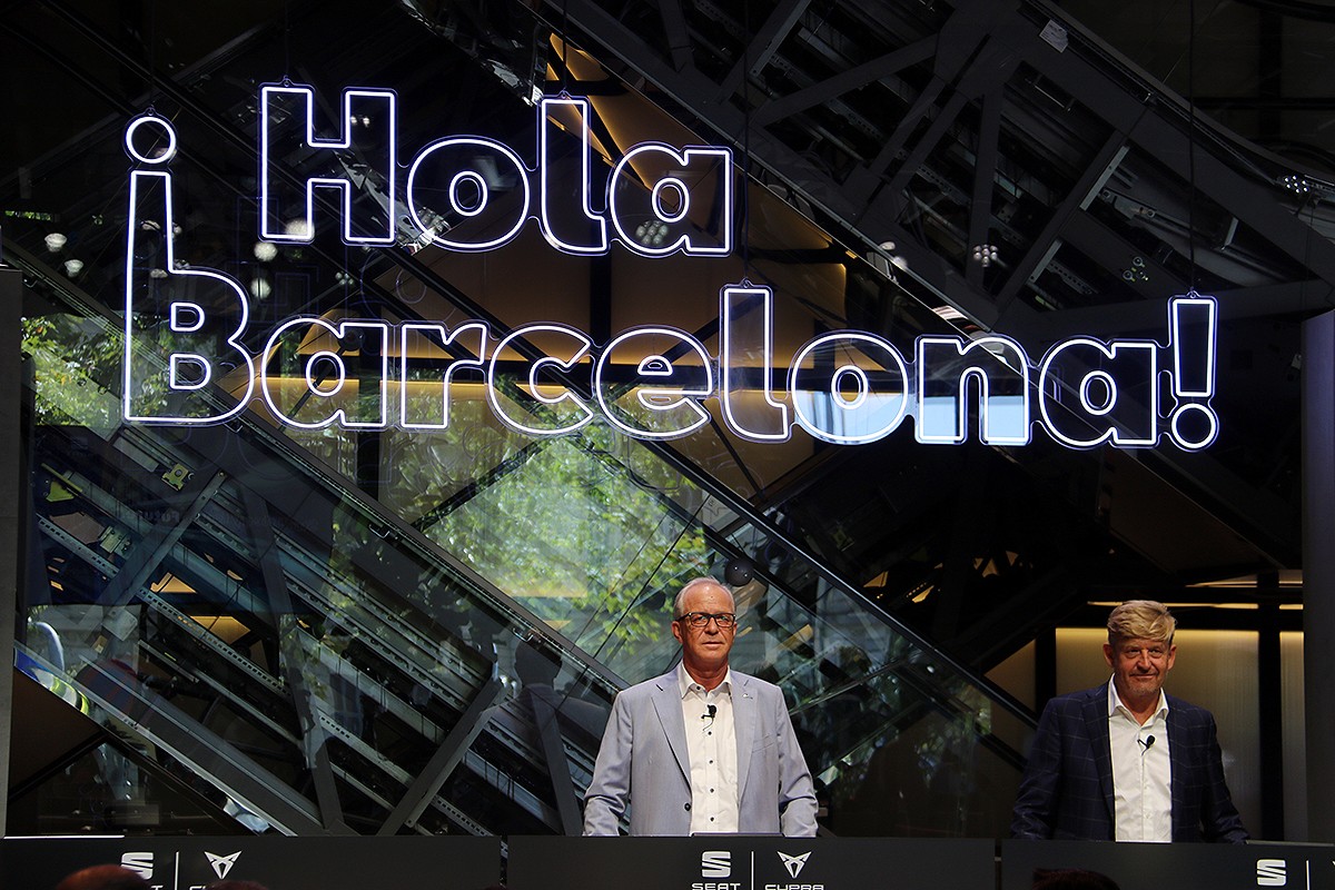 La Plataforma per la Llengua, a Seat: «Quan un client de Barcelona tindrà els mateixos drets que un de Riga?»