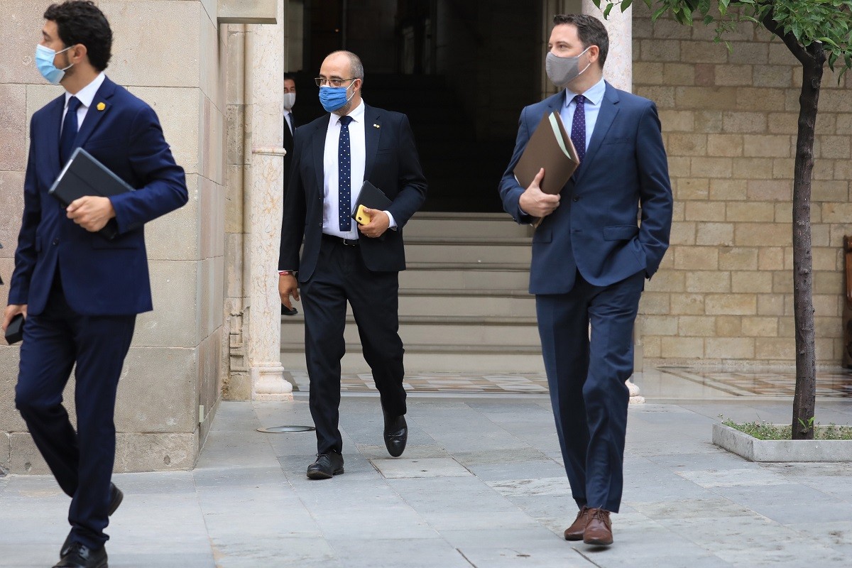 Miquel Buch, Damià Calvet i Víctor Cullell, aquest dimarts a Palau abans de la reunió del Govern del 7 de juliol del 2020. - Govern