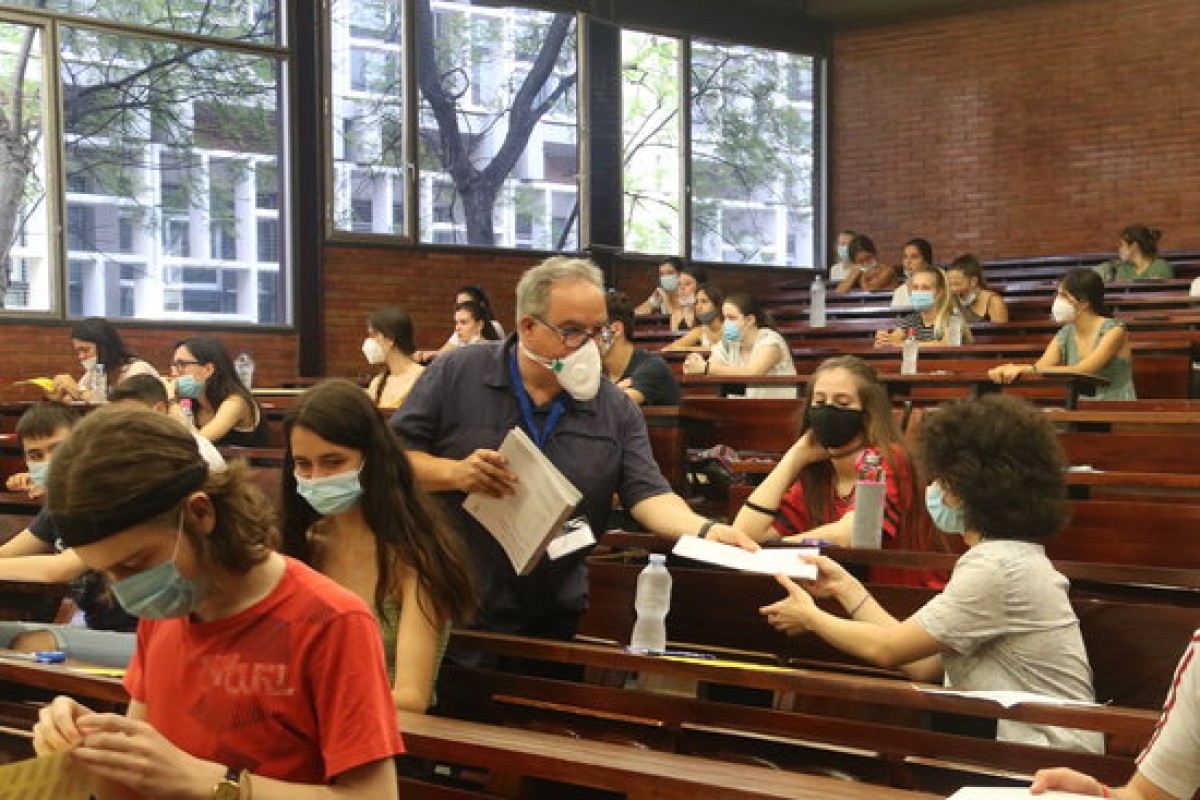 Jugar-se l'accés a la universitat en plena emergència sanitària: així s'han preparat els estudiants