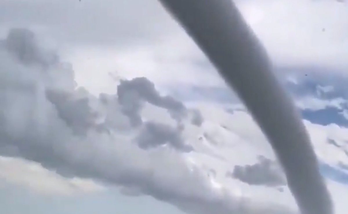 VÃDEO Obrir la porta de casa i trobar-se amb aquest impressionant fenomen meteorològic
