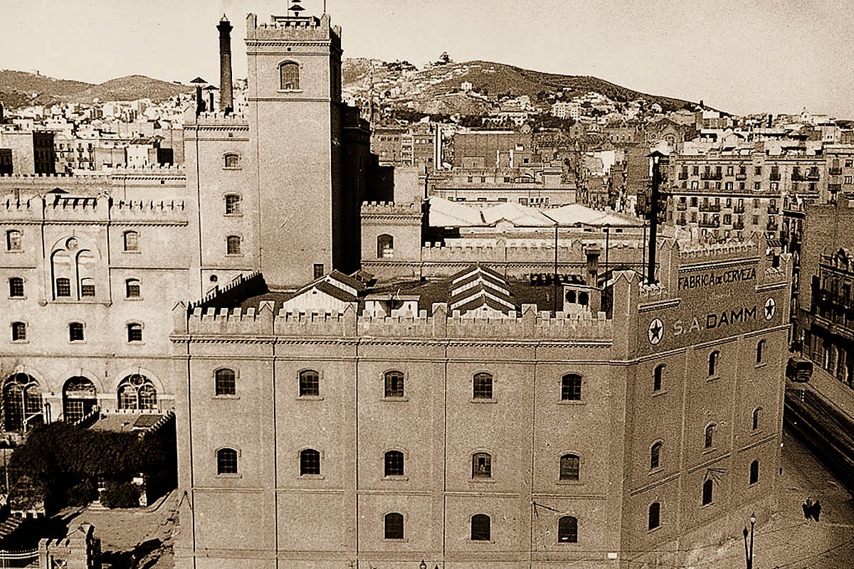 Vista de la Fàbrica Damm, a principis del segle XX. - DAMM