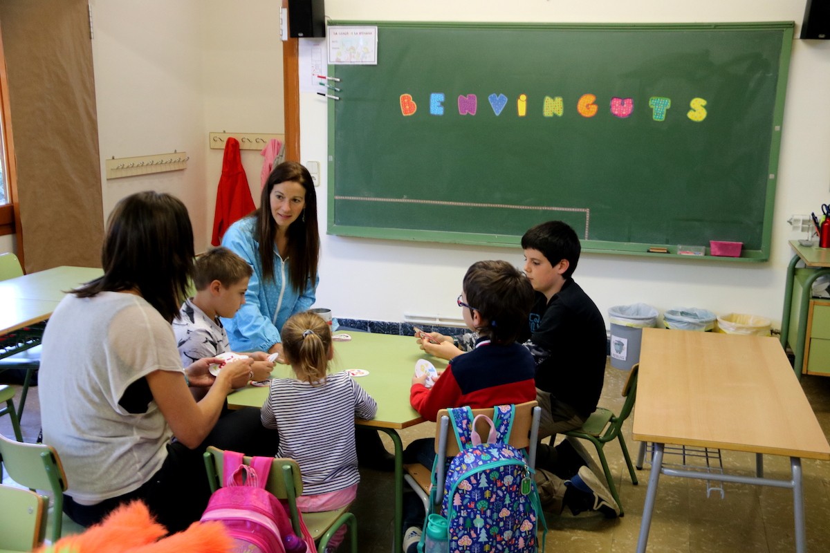 Pla general dels alumnes de l'escola rural de Tírvia, al Pallars Sobirà, a l'aula el dia 12 de setembre del 2019. - Marta Lluvich / ACN