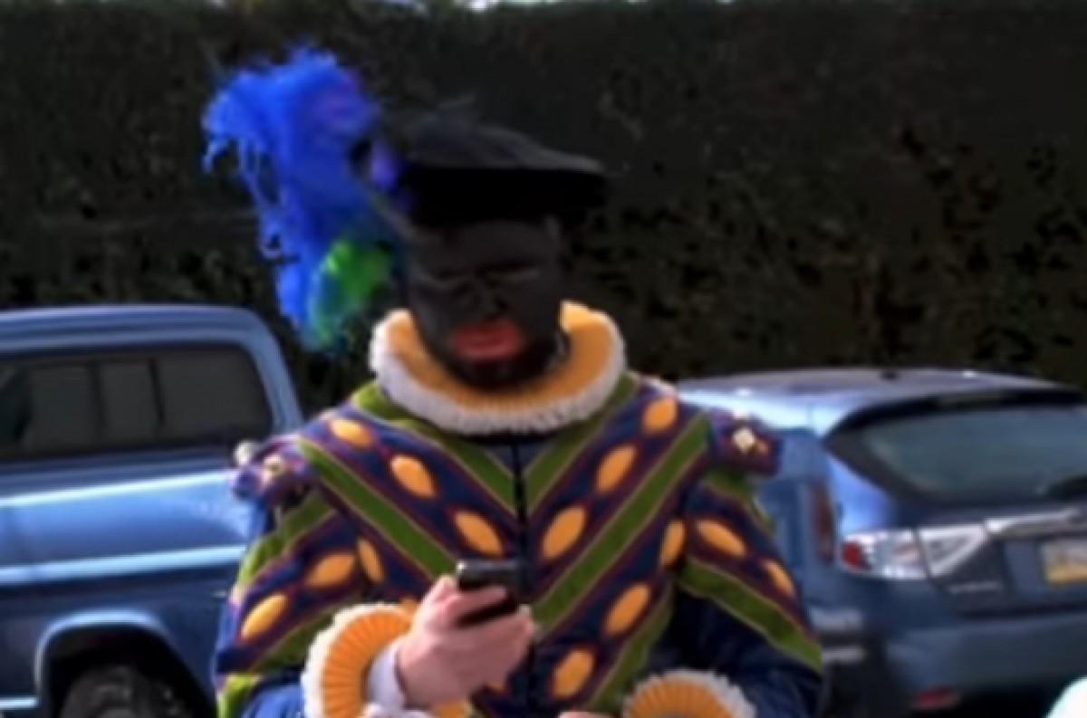 Eliminen una escena de «The Office» en què un personatge es pinta la cara de negre 