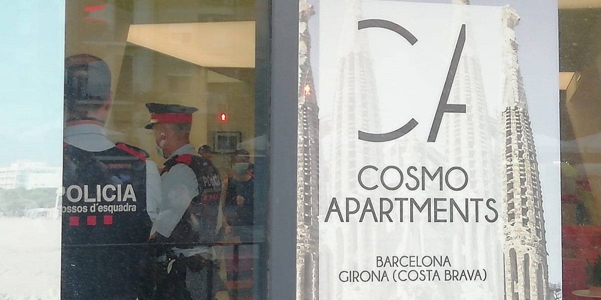 Ocupen un hotel a Sants en resposta a un desallotjament de famílies amb menors