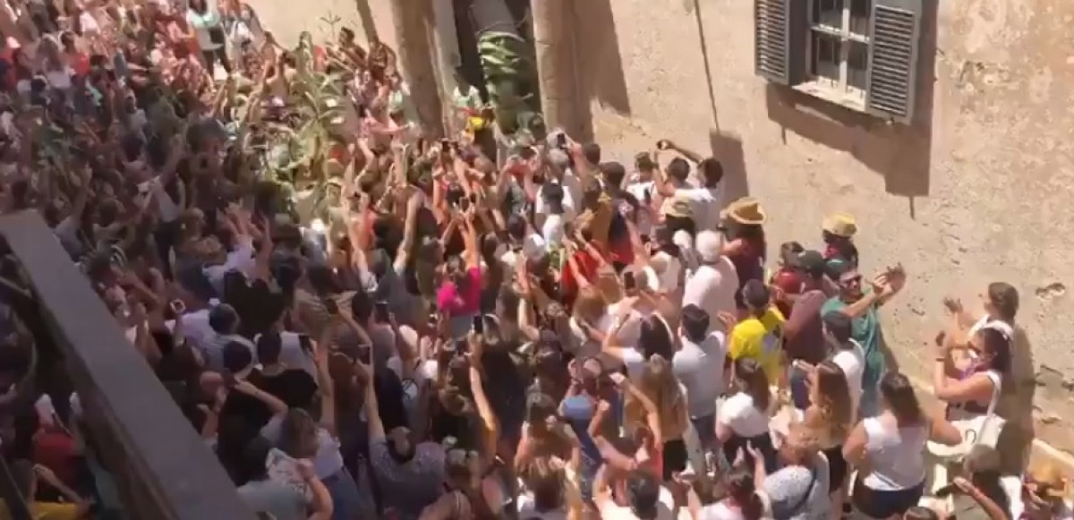 VÃDEO Aglomeracions a Menorca per Sant Joan tot i la suspensió de les festes