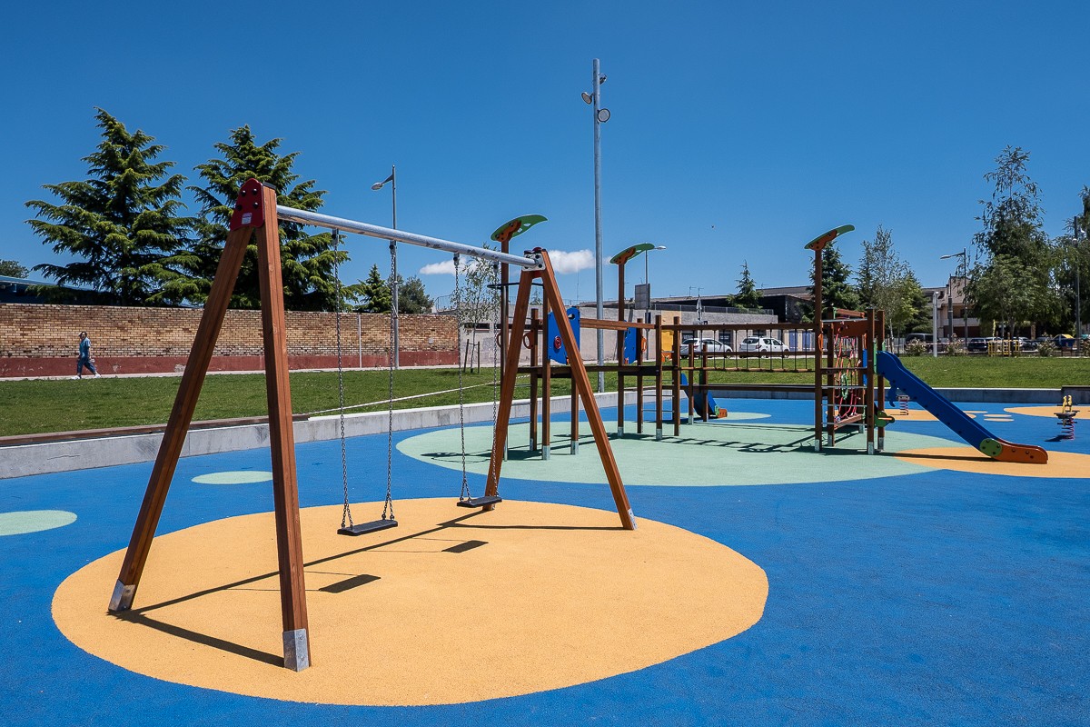 Detecten nicotina a 4 de cada 10 parcs infantils i entrades d'escoles 