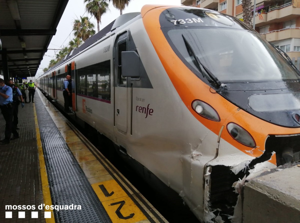 Disset ferits en un accident de tren a l'estació de Mataró