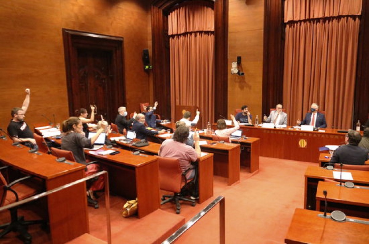 El Parlament insta Pujol a tornar 885.000 euros defraudats a Hisenda