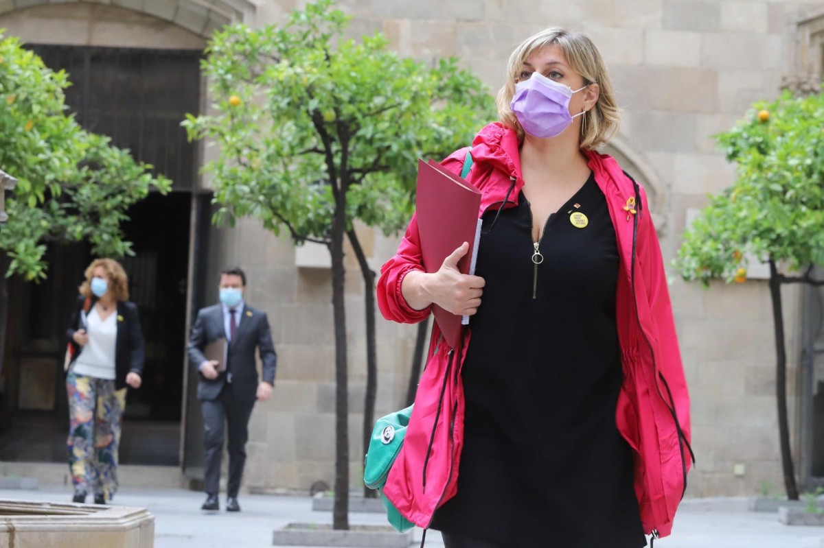 Salut apunta a un toc de queda a partir de les 22h i que podria durar més de 15 dies