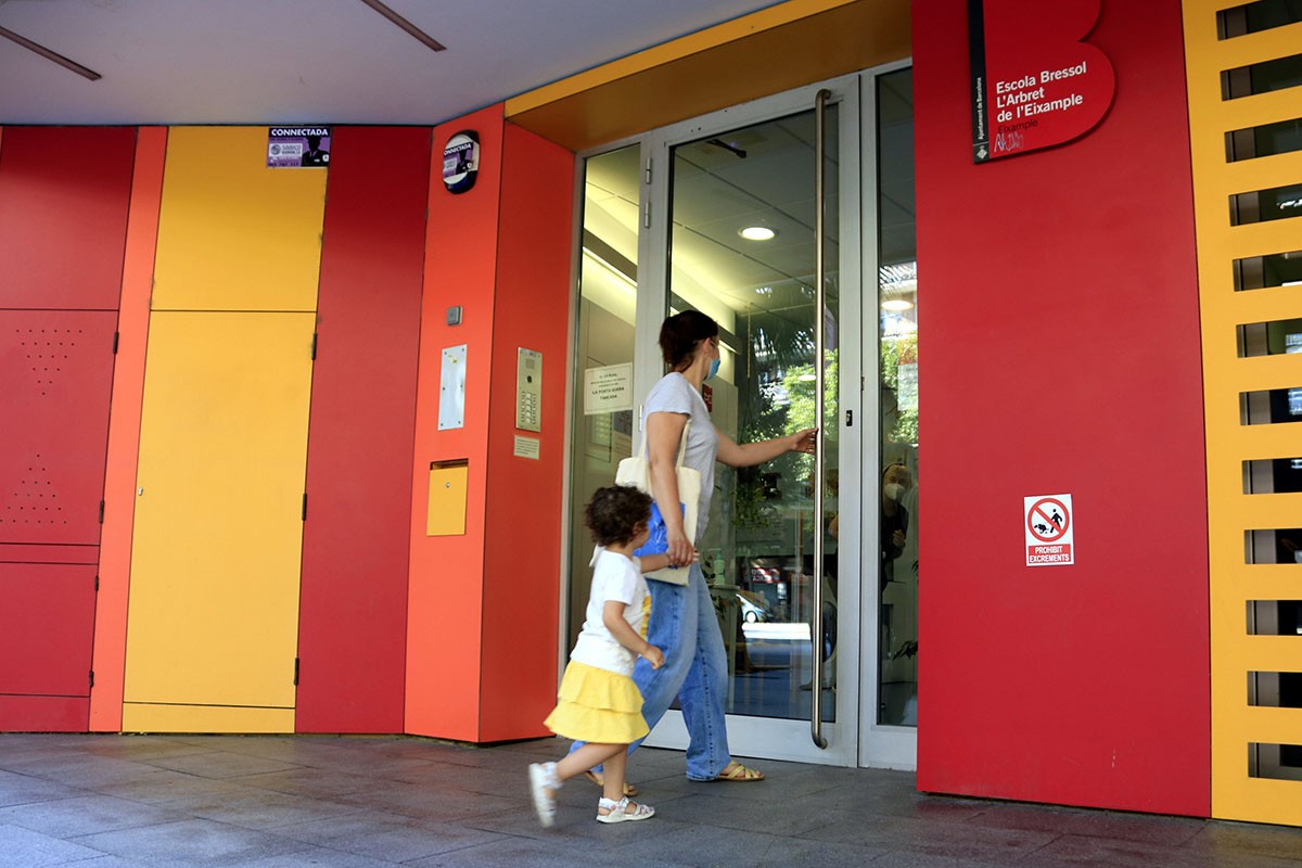 Govern i Estat certifiquen l'acord que avala el retorn de les pagues extres als funcionaris