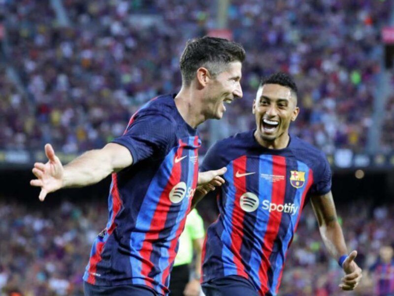 Els partits de Lliga del Barça, l'Espanyol i el Girona es podran veure en català