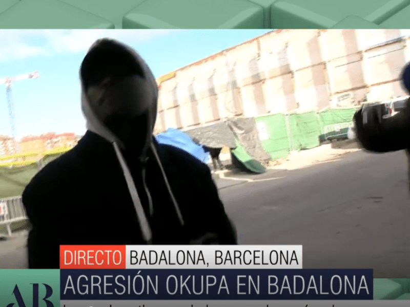 'El Programa de Ana Rosa' va a Badalona i és agredit per uns okupes